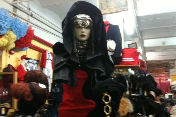 Blade Runner-inspired mannequin