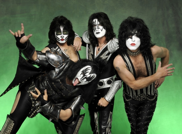 kiss high res