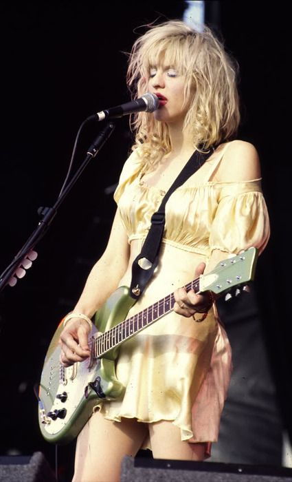 Courtney Love 1994 (via pinterest)
